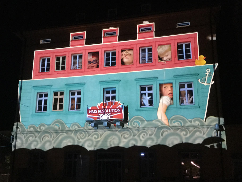 ReSolution, a building projection mapping